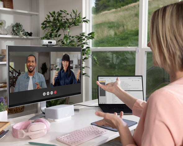 Веб-камера Logitech Brio 500, белый в Кемерово