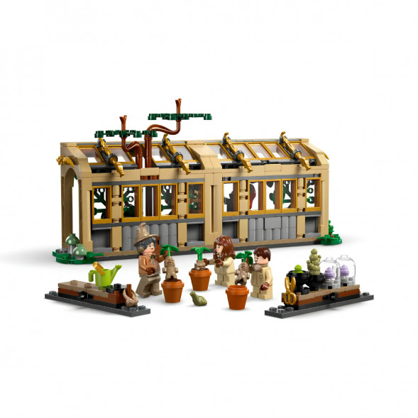 Конструктор LEGO Harry Potter 76445 Замок Хогвартс: Урок травологии в Кемерово